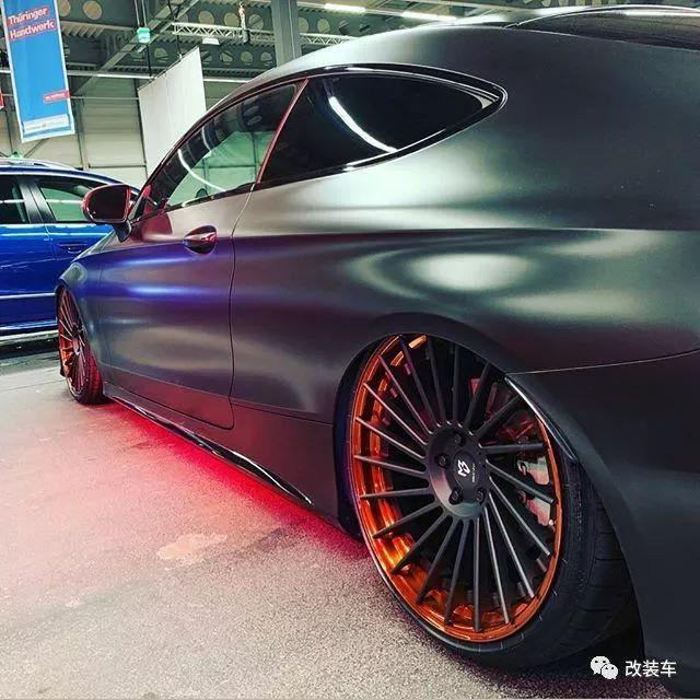 入门级别梅赛德斯-AMG C43改装案例，你会选择低趴还是竞技？