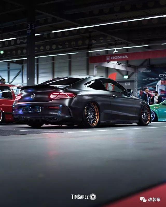 入门级别梅赛德斯-AMG C43改装案例,你会选择低趴还是竞技?