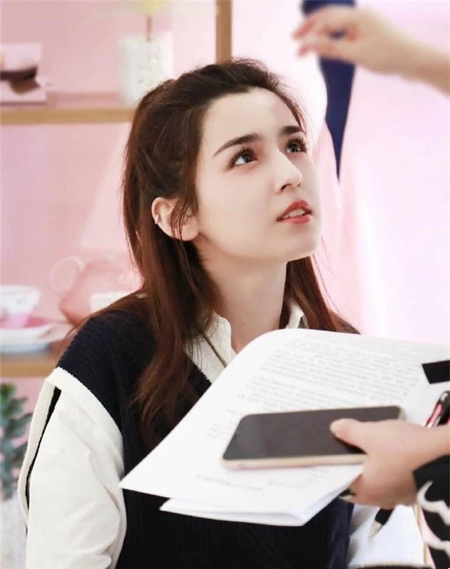 新疆女哈尼克孜《国风美少年》一舞成名,艳压