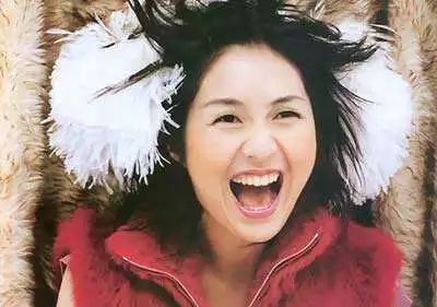 45岁杨千嬅曾经历过3段感情最后家庭美满