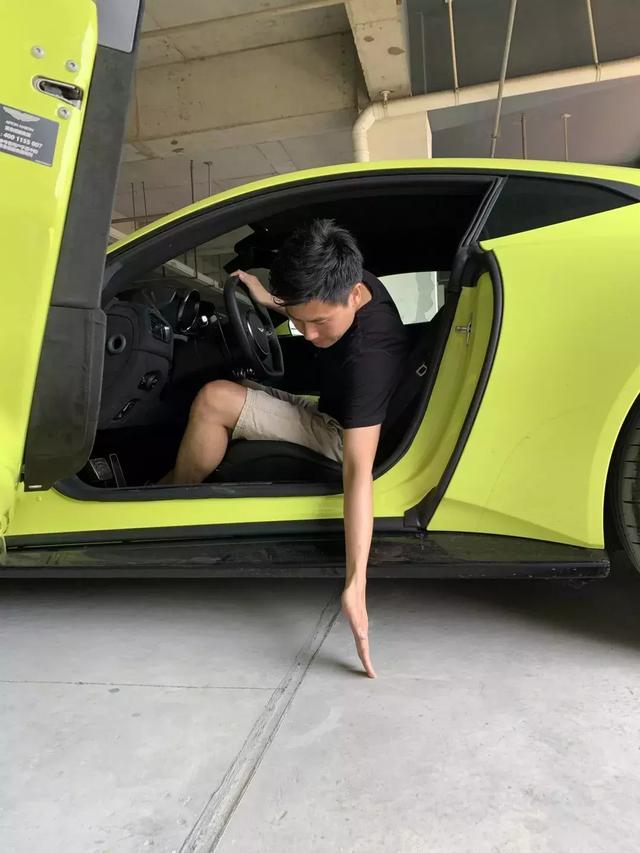 深度体验阿斯顿•马丁V8 Vantage:只为读懂你的美