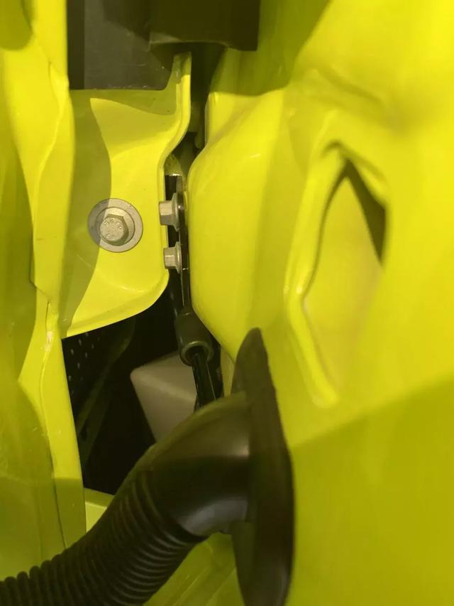 深度体验阿斯顿•马丁V8 Vantage:只为读懂你的美