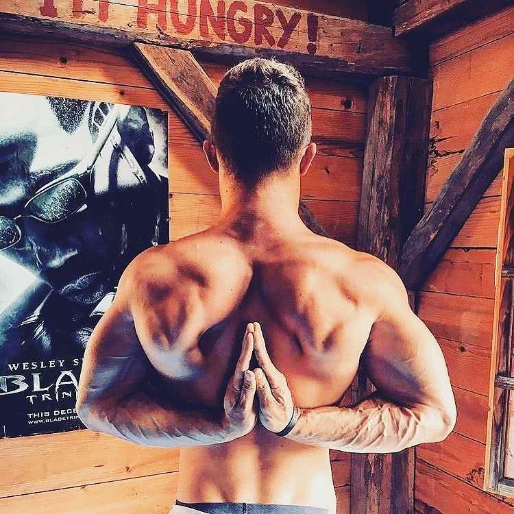 核心肌群训练很重要,年龄大的训练者务必重视