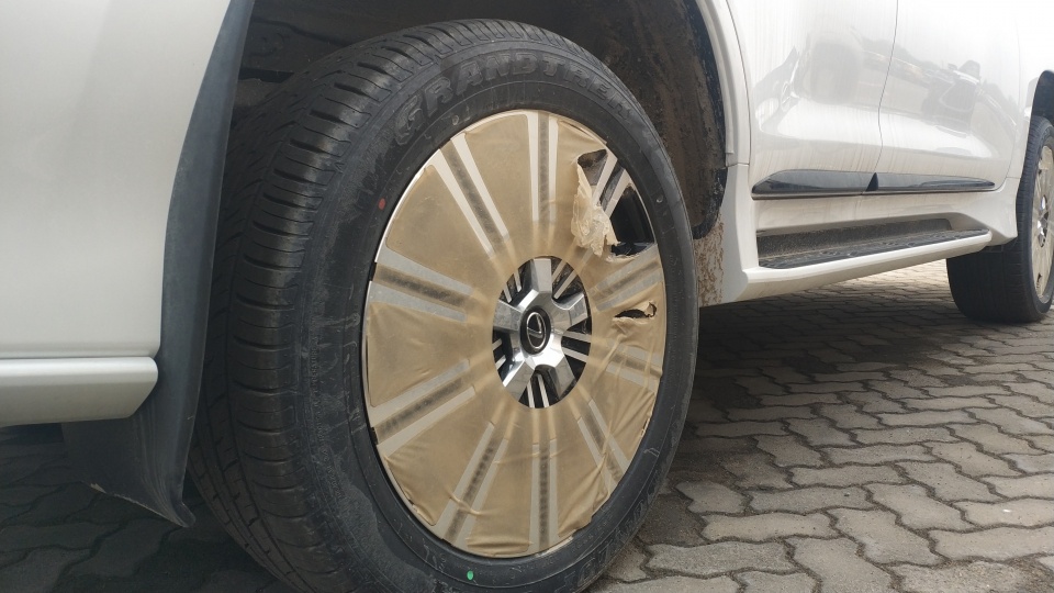 中东巅峰限量雷克萨斯LX570降价15万,还买啥酷路泽570!