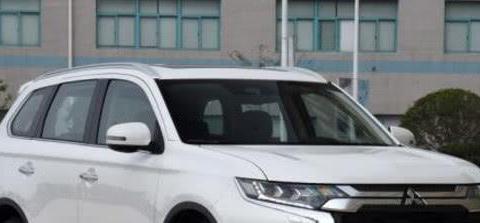 三菱终于不再沉默，新款SUV霸气回归，15万搭载百年强芯引擎