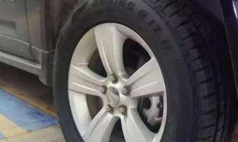 汽车去4S店做保养时，这3个部位根本没必要做，没用还浪费钱！