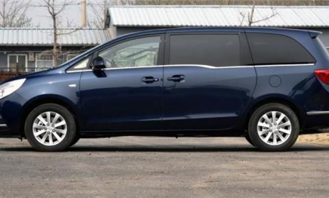 车管所喷字改版了！不再是“核载7人”不愿意交的50块钱！