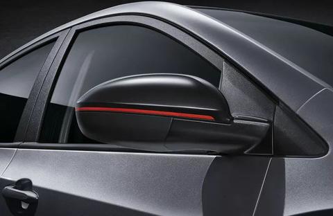 雪佛兰科鲁泽Redline官图发布，红黑更显运动