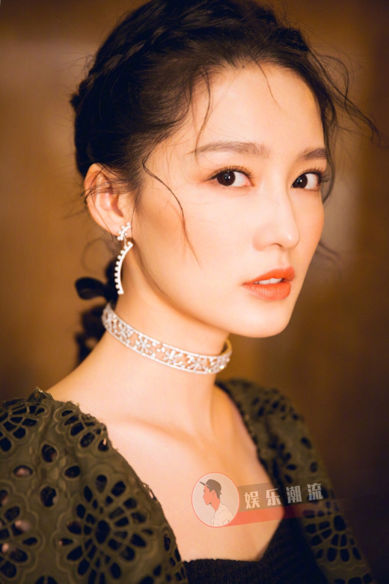 吃个瓜,李沁夜访邓伦被卓伟拍到了