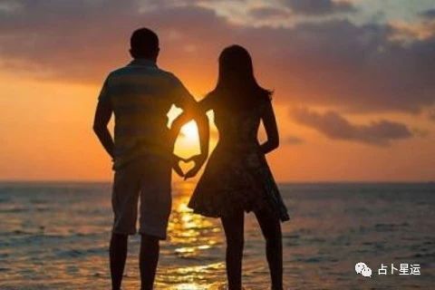 塔罗牌占卜：测你今年能否遇见真爱？真的好准！