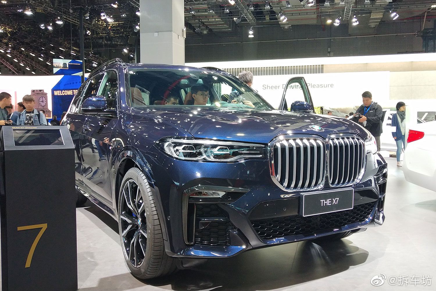 2019年上海车展，BMW旗下重磅车型之一-BMW X7首发亮相