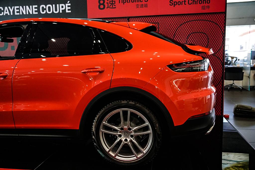 抢先到店实拍保时捷全新Cayenne Coupe!带有赛道基因的SUV