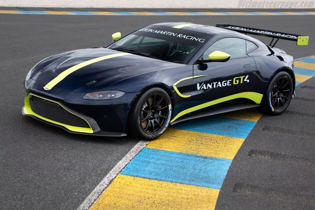 GT车系·阿斯顿·马丁Vantage GT4,V8引擎的暴力绅士