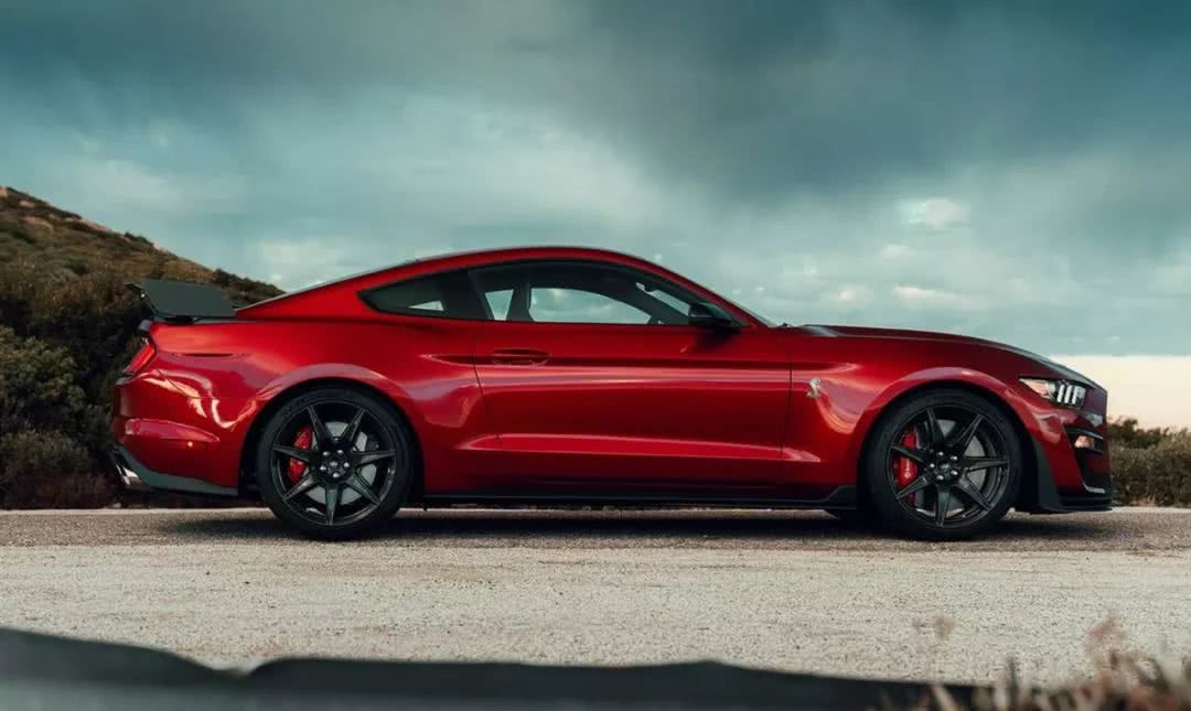 最强Mustang Shelby GT500动力超710马力，或有手挡车型可选！