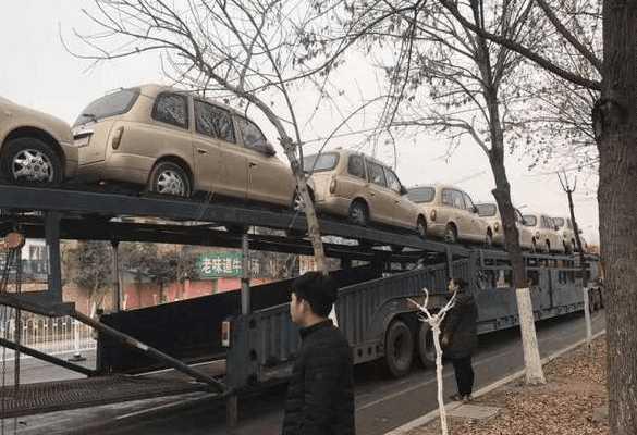 偶遇大批吉利英伦老爷车,全部一折,当个代步车也很洋气