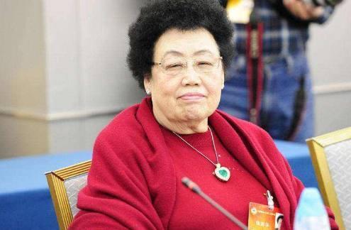 董事长陈丽华_曝中国第一富婆富华国际董事长陈丽华发家秘诀(2)