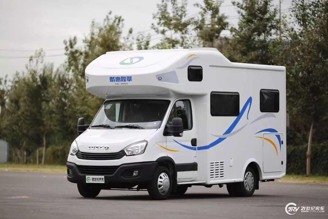 预算50-60万怎么选房车? 4款依维柯自行式C型房车推荐