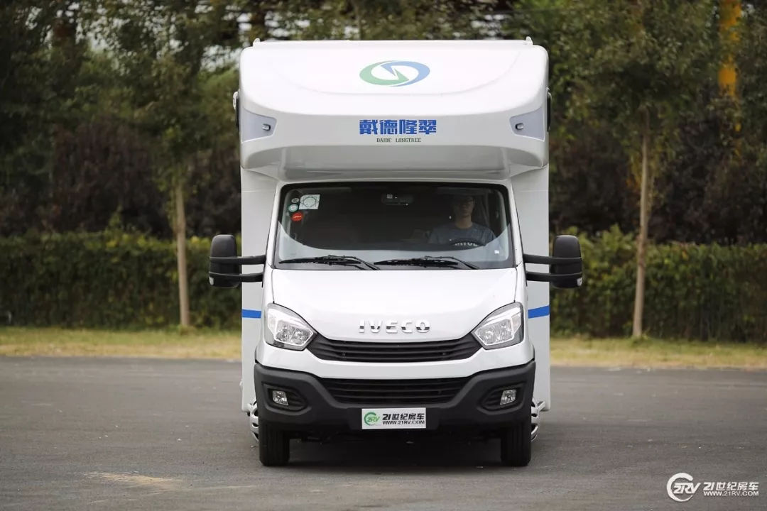 预算50-60万怎么选房车? 4款依维柯自行式C型房车推荐