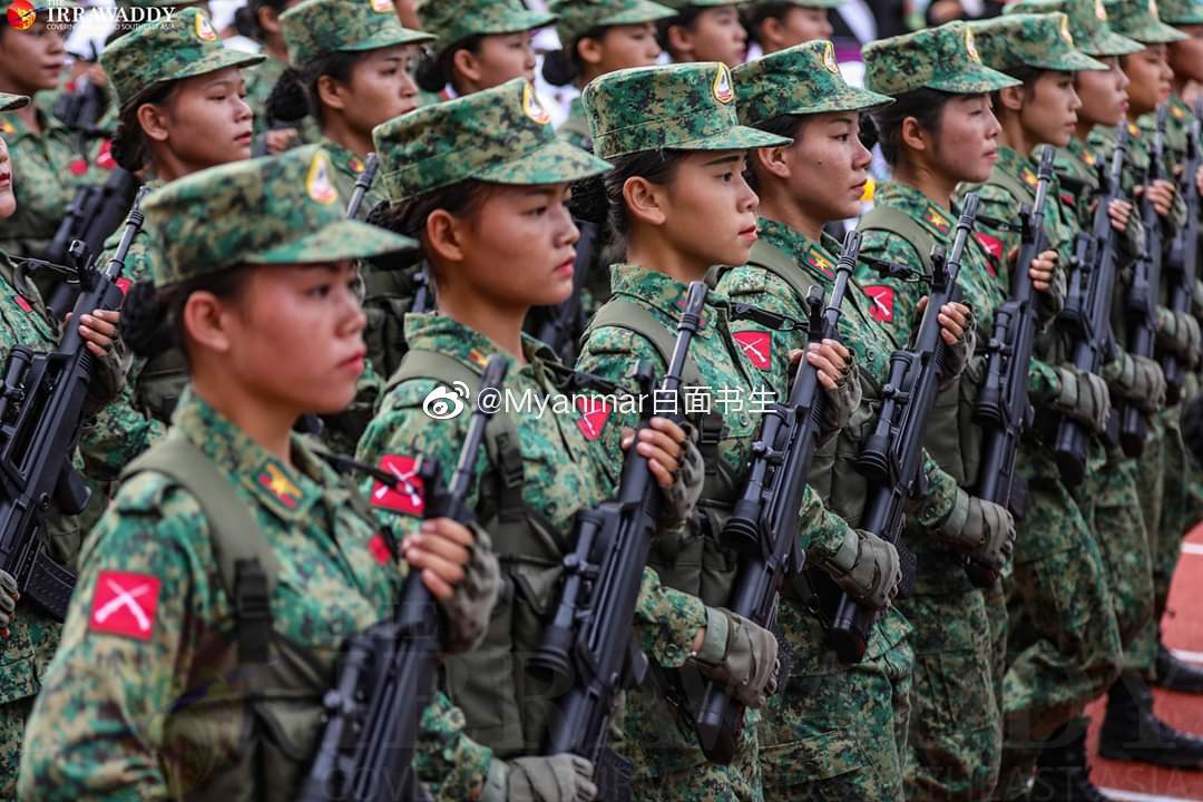 勐拉军女兵(掸邦东部民族民主同盟军)