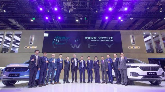 让巴博斯也忍不住点赞的WEY品牌，用豪华定制征服上海车展！