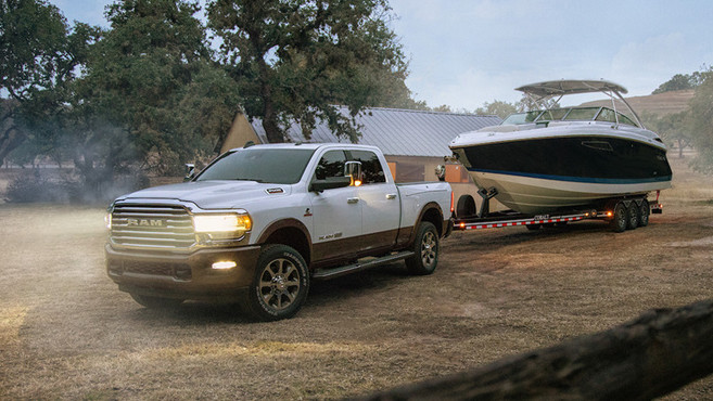 F-350靠边!道奇Ram HD重型皮卡亮相,6.7L康明斯高达1360牛米