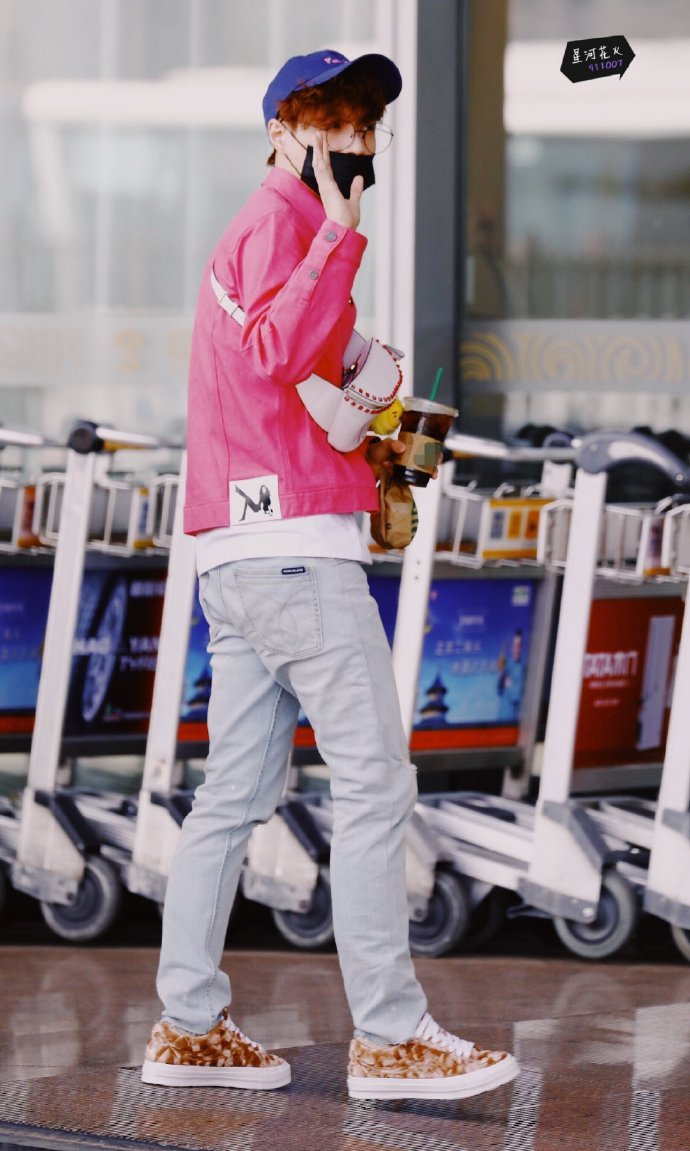 【连击私服发布网】银行卡明明在自己身上 一夜之间却被境外盗刷20万元