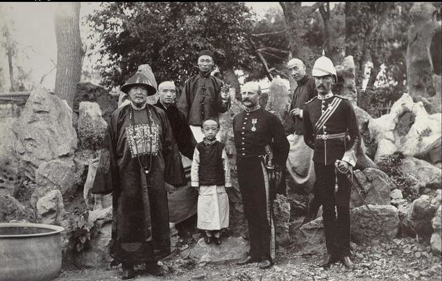 晚清时期官员和外国官员真实合影照片 晚清时期官员和外国官员真实合影照片