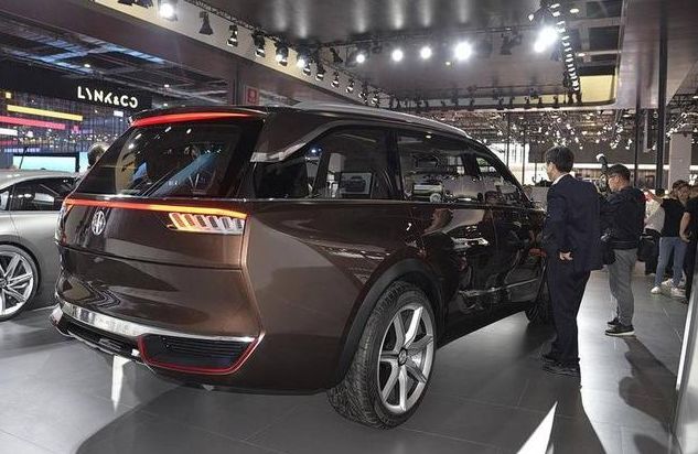 这款国产SUV:外观霸气不输丰田陆巡,堪比揽胜,性价比颇高