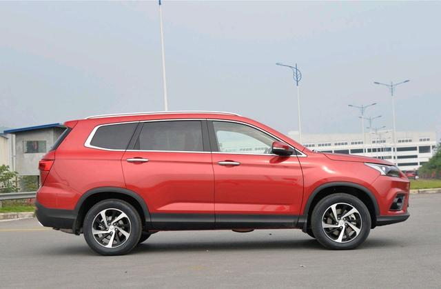 价格低廉的家用七座SUV,北汽幻速S7实用性如何?