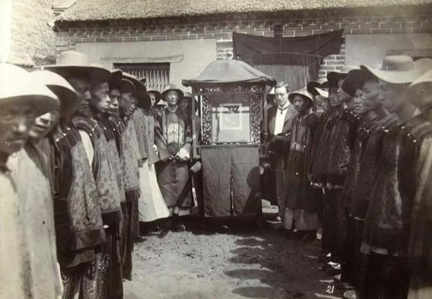 晚清时期官员和外国官员真实合影照片 晚清时期官员和外国官员真实合影照片