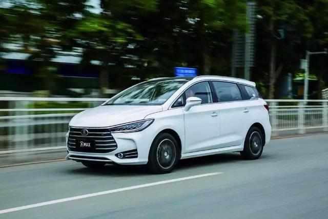 国产最美MPV!内饰极具中国风气息,价格亲民仅8万!!