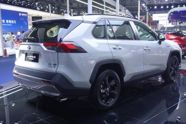 展台上被围观的新一代RAV4，有能力统治紧凑级SUV吗？