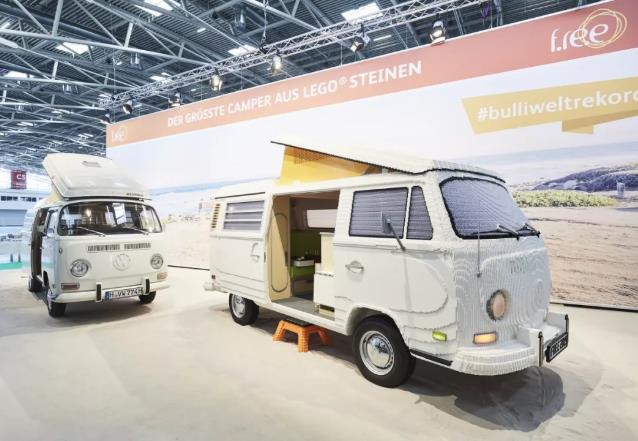 连酱油瓶都做出来了！乐高版T2旅行车