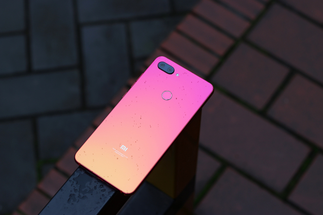 雷军推荐自家产品:小米8SE,小米8青春版、红米