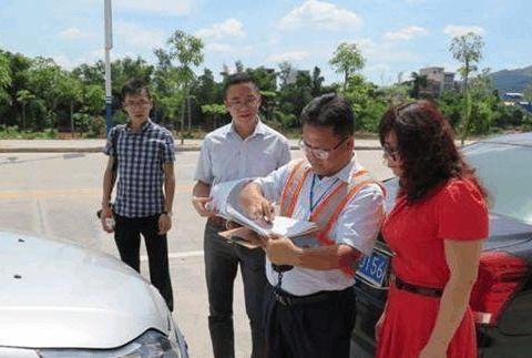 老司机提醒不要再白给保险公司送钱了，只买这4种车险就可以