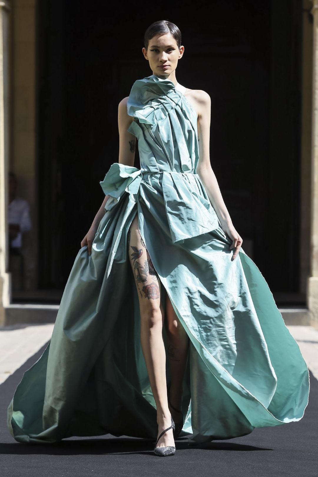 那些最美的仙女裙 我们在Dior秀场找到了_时尚圈_潮流服饰频道_VOGUE时尚网
