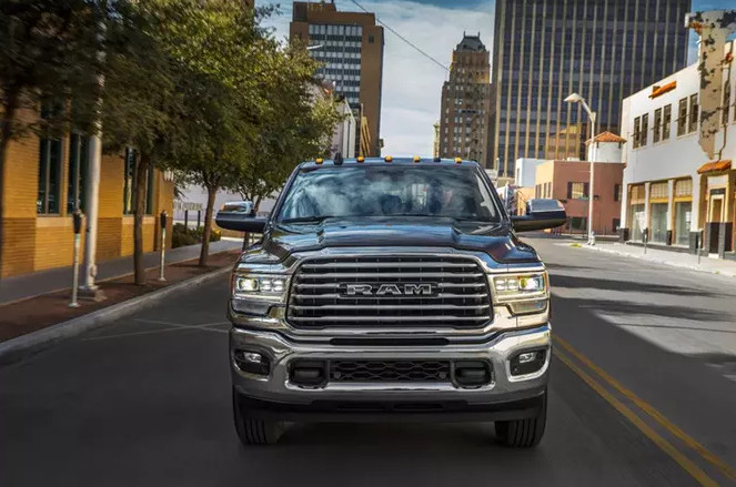 F-350靠边!道奇Ram HD重型皮卡亮相,6.7L康明斯高达1360牛米