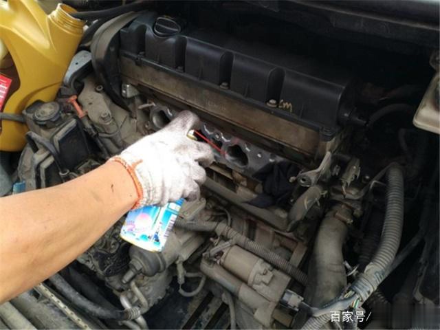 发动机积碳清除指南：掌握这3个窍门，积碳马上“去无踪”！