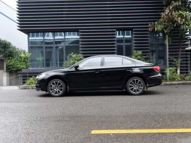 最惨中级车,车长近4米9,仅7万,国内没人买,在国外却是第一