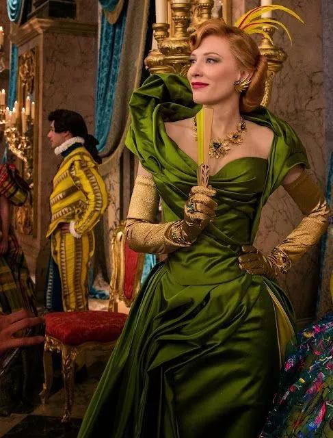 灰姑娘的继母特曼妮夫人(lady tremaine)冷酷无情,嫉妒灰姑娘的魅力和