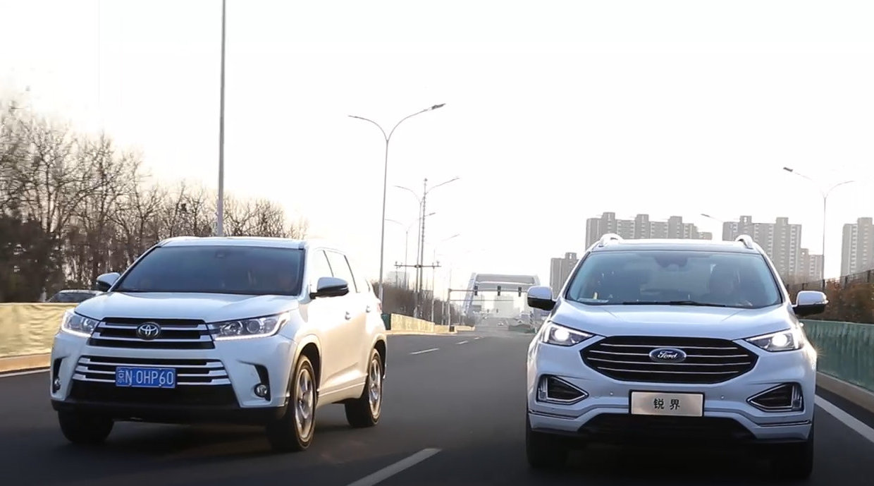 30万7座SUV到底哪家强？一个是换新登场，一个是老当益壮