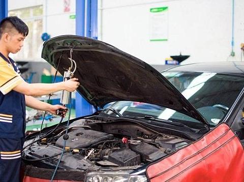 汽车有4种配件不需要去4S店更换，除非你是土豪钱多，望告知！