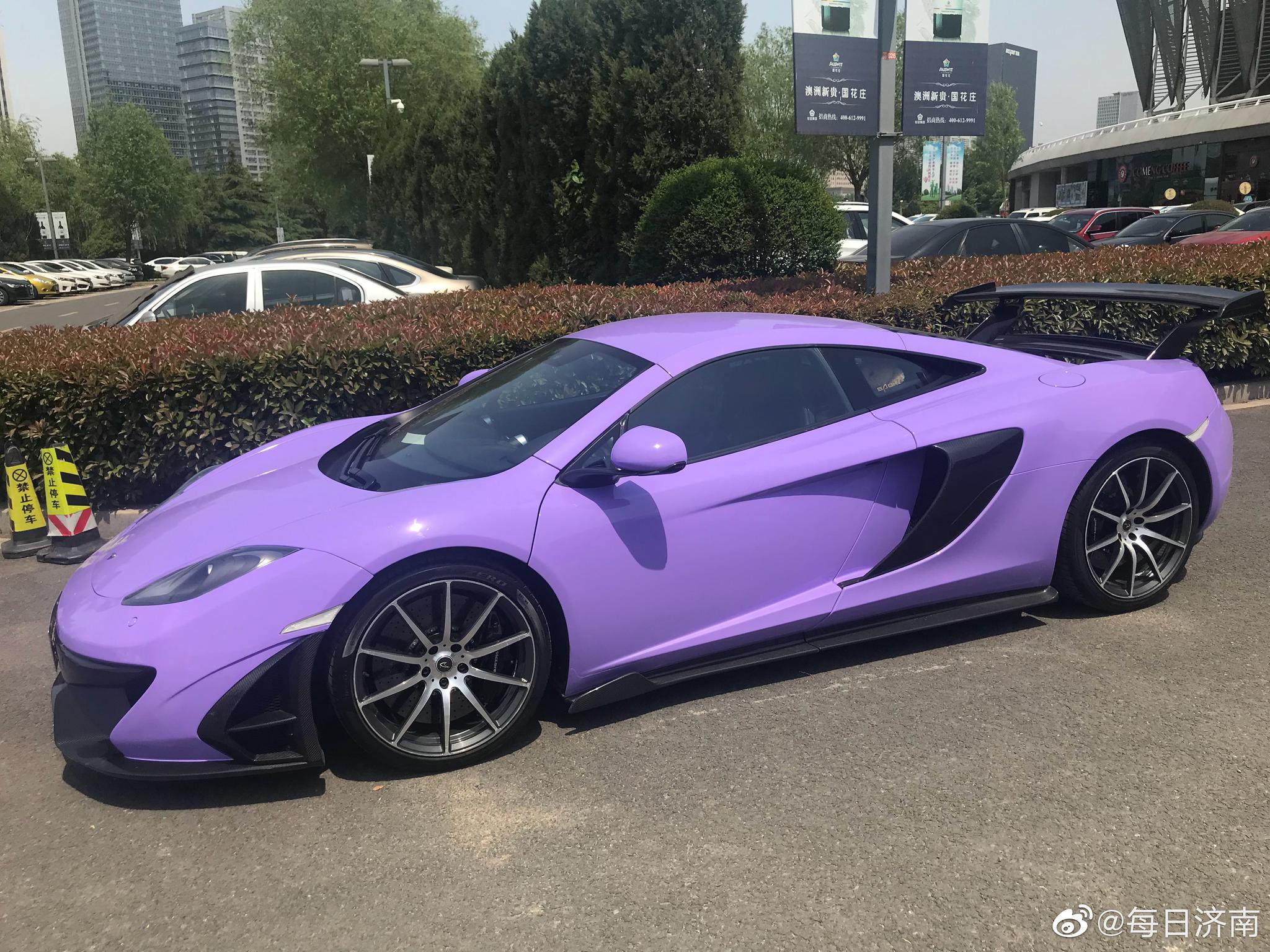 中午看见一辆紫色的车～真骚气呀～这啥牌子?