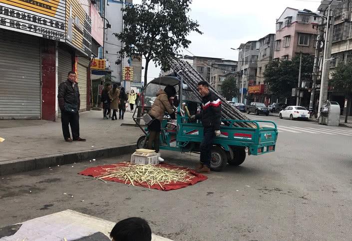 为啥水果店很少有卖甘蔗的? 店老板亲身经历告诉你: 真不能卖