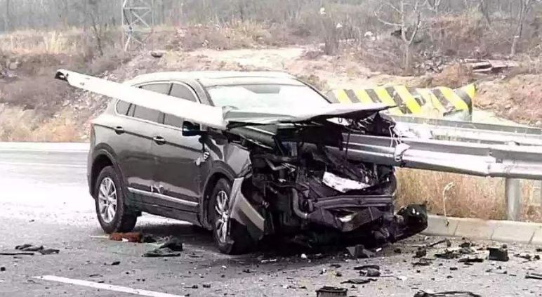 开轿车安全还是SUV安全?数据来说:横看竖看车祸死亡率都差一半