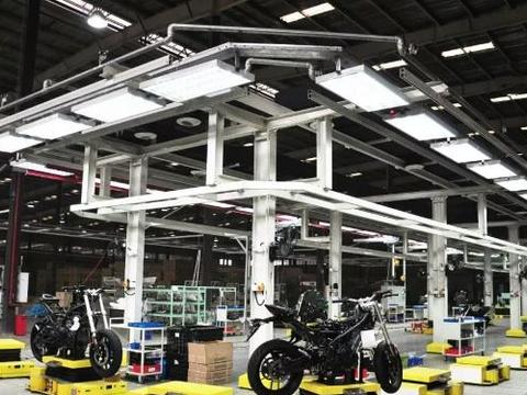 隆鑫为何比其他国产品牌值得信赖，宝马标准标准，高大上旗舰店