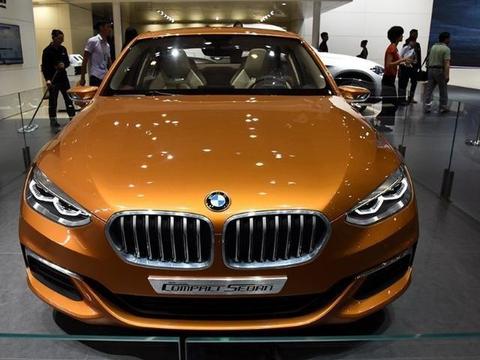 比大众还亲民，宝马新车仅15万开走，1.2T+全景天窗，奥迪