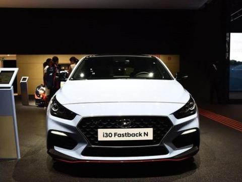 韩系“高尔夫”亮相！2.0T爆275马力，关键是难开坏