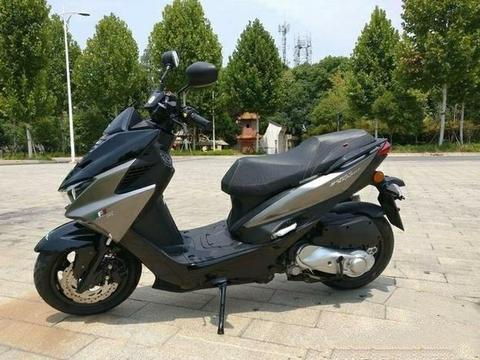 摩托车使用的水电瓶和免维护电瓶各有什么优缺点呢？