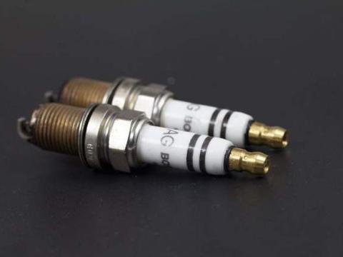 车子跑多久该换火花塞？半数车主没搞懂